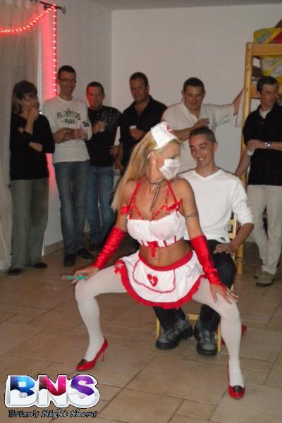 stripteaseur clhoestrip